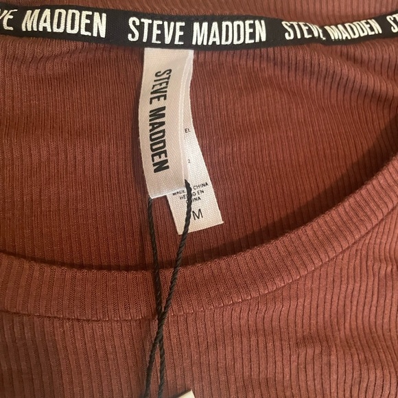 NWT Steve Madden ribbed tee-medium - Picture 3 of 3